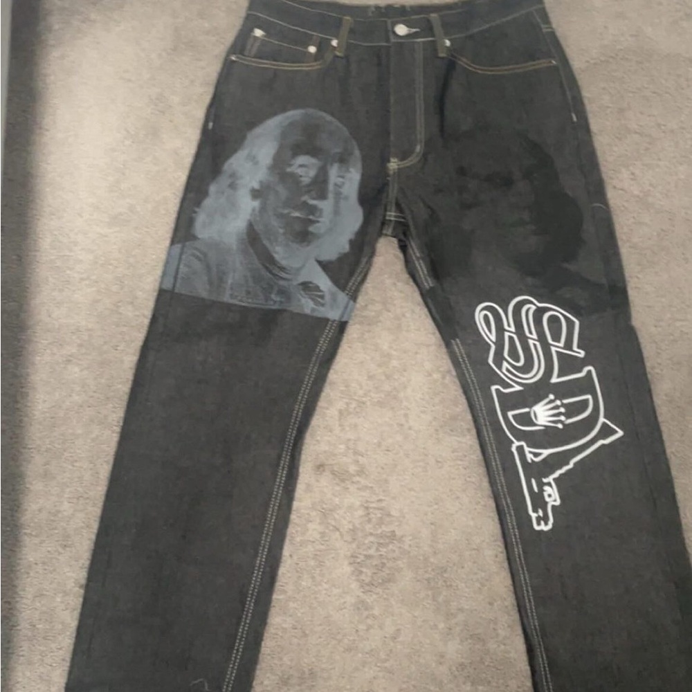 Stylish Black Graphic Jeans